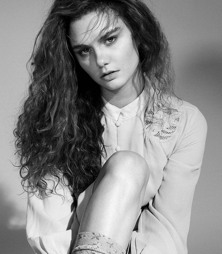 Viki S - QUEST Artists & Models