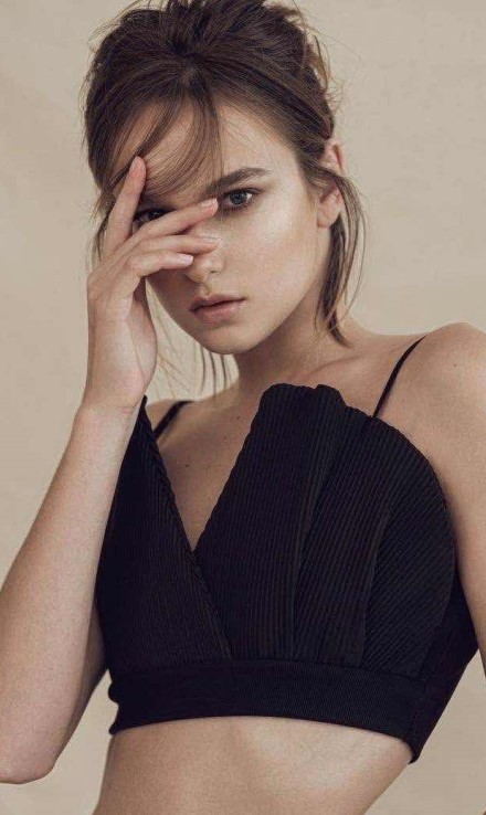Larissa K